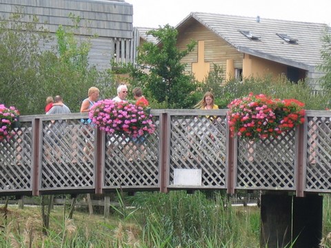 pont pour accès à l'île aux enfants hourtin