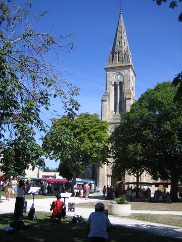 esplanade centrale à hourtin